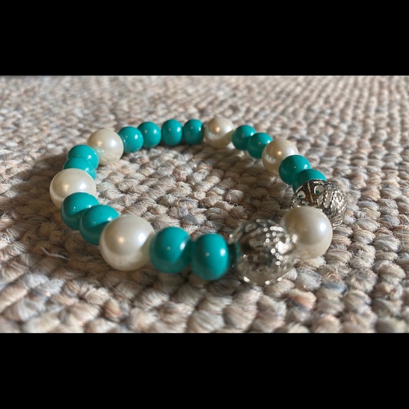 Bracelets - Picture 10 of 13